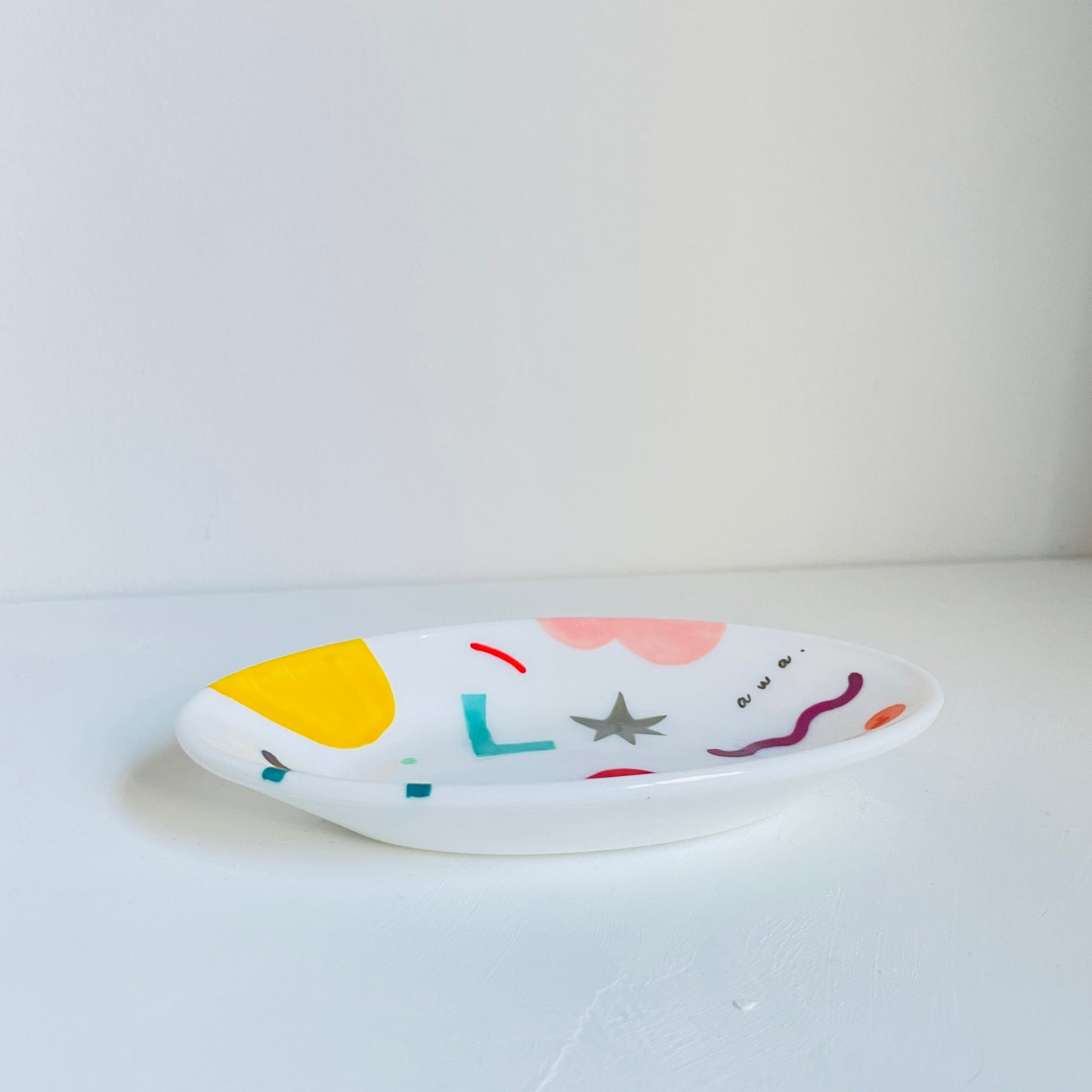 B / Milk Glass Oval Plate / Geometric1