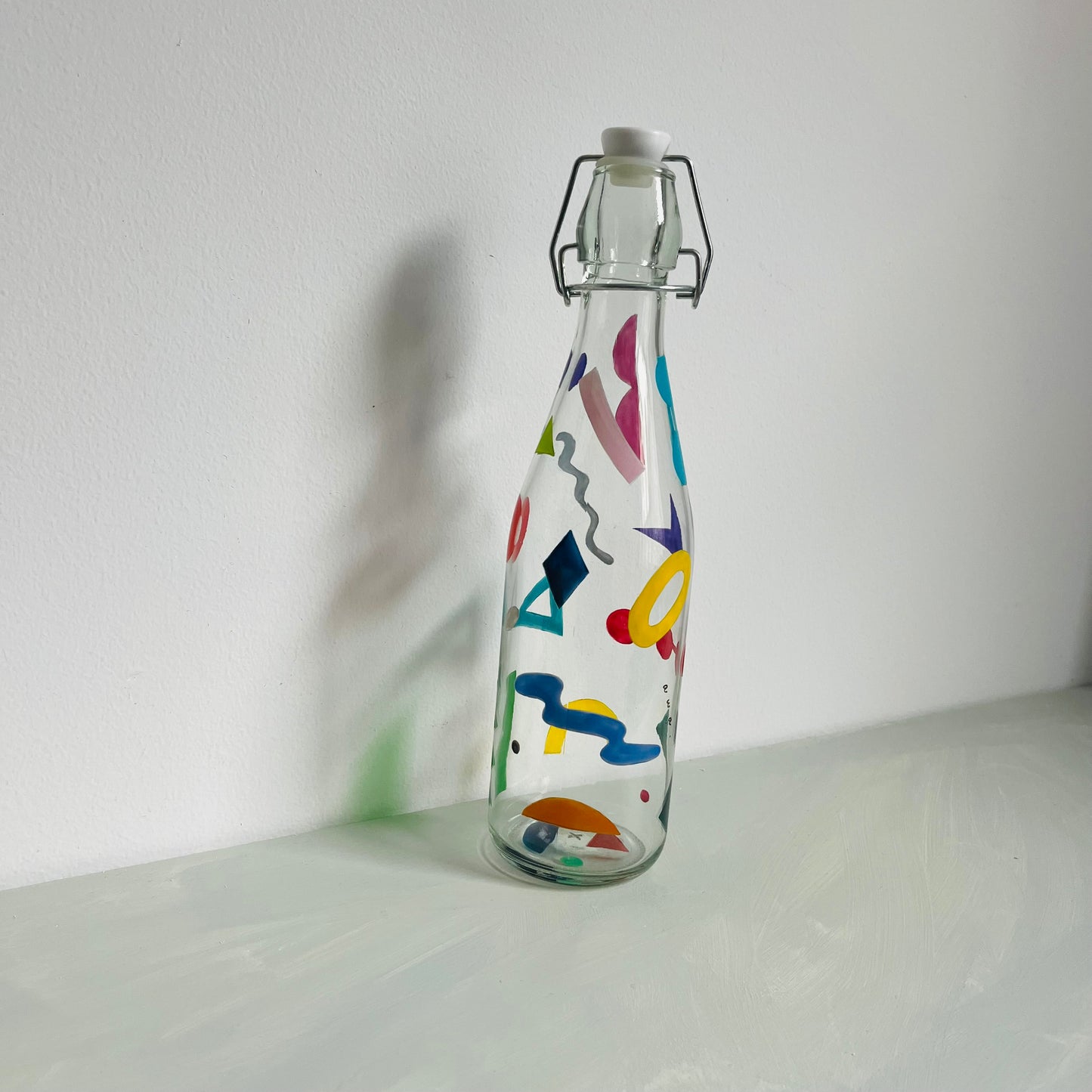 1 / Bottle / Geometric pattern