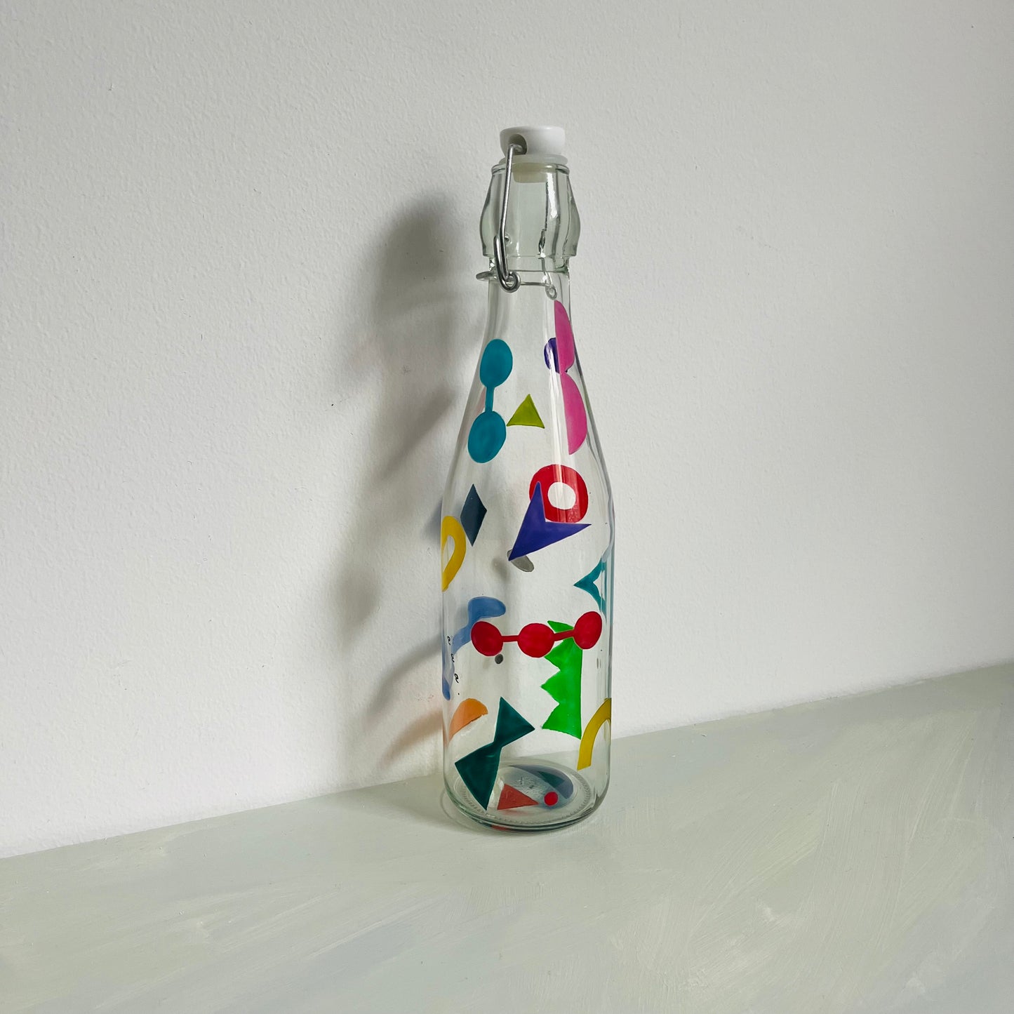 1 / Bottle / Geometric pattern