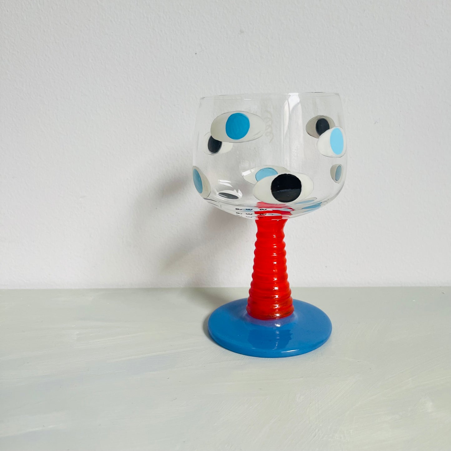 1 / Twisted-stem Wine Glass / Looook!